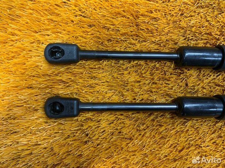 Амортизатор капота Bmw 7-Series F01 N63B44A 2009