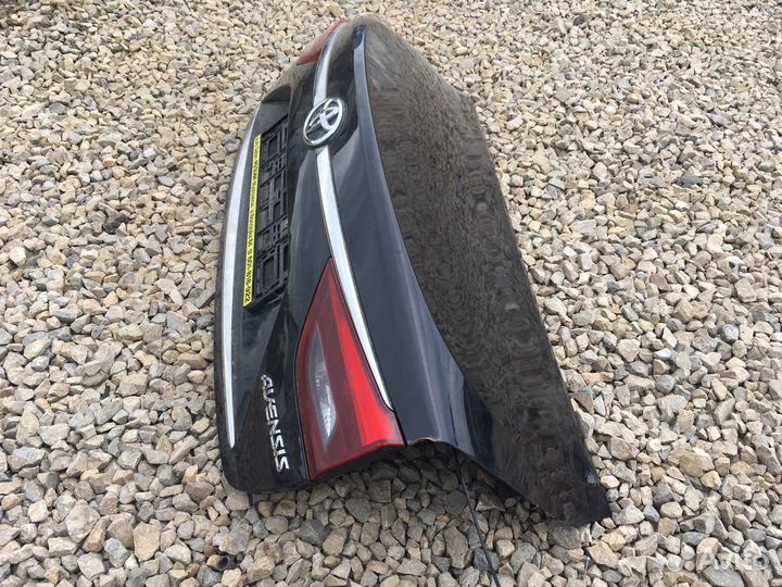 Toyota avensis Т270 крышка багажника