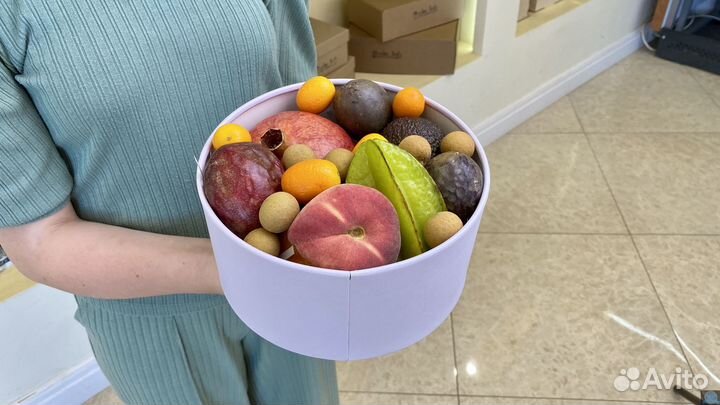 Корзина с фруктами