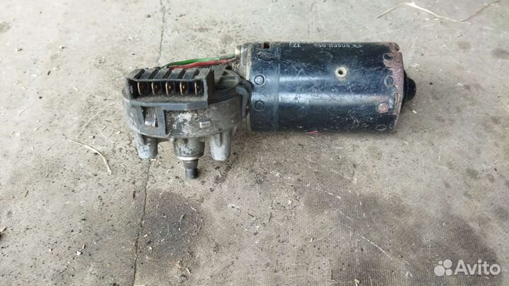 Моторчик стеклоочистителя Audi 100/A6 C4 91-97г