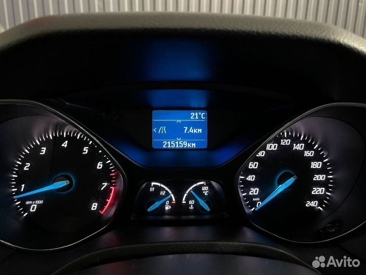 Ford Focus 1.6 МТ, 2011, 215 159 км