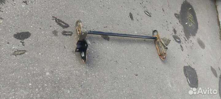 Кронштейн заднего буксировочного крюка Pajero 4