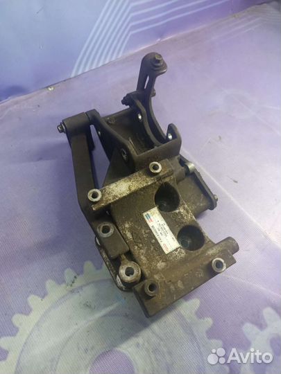 Кронштейн компрессора Chery Very A13