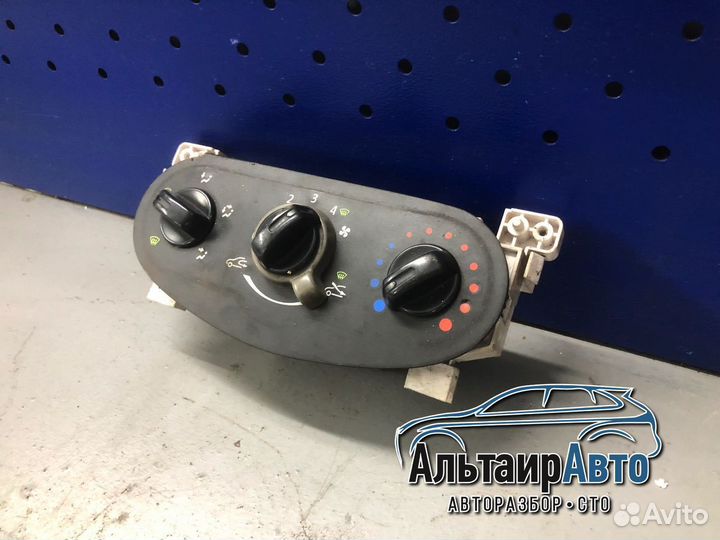 Блок управления печкой отопителем Renault Logan 1