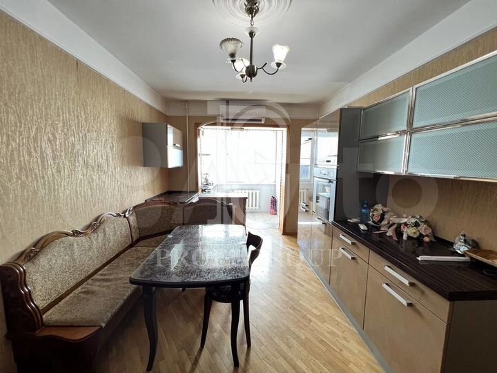 4-к. квартира, 100 м², 3/5 эт.
