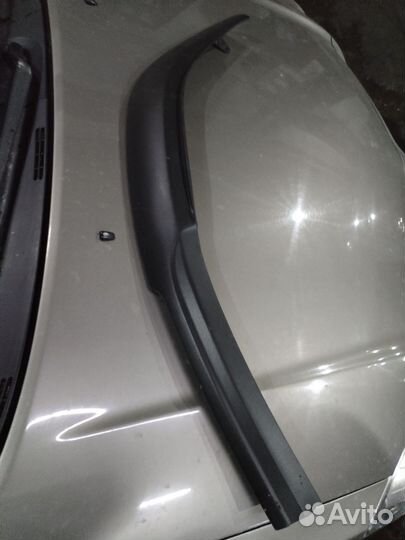 Губа на бампер на Toyota avensis