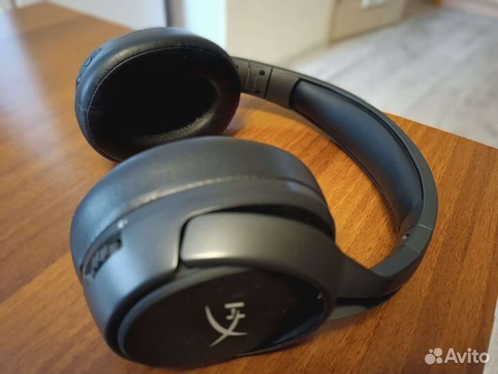 Беспроводная гарнитура HyperX Cloud Flight S