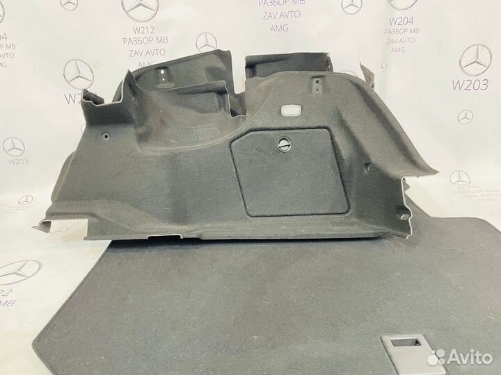 Обшивка багажника Mercedes W204