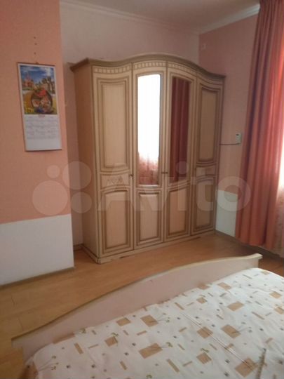 Комната 70 м², 1/2 эт.