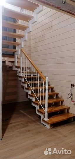 Лестница на металлическом каркасе