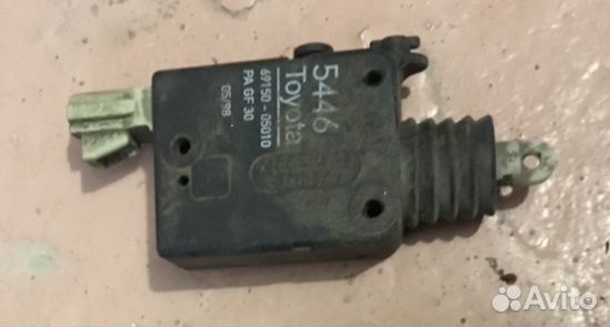 Активатор замка Toyota Avensis