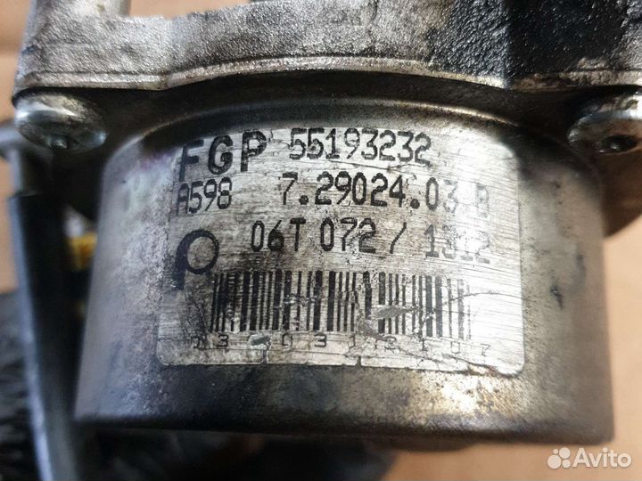 Вакуумный насос 55193232 opel astra 1.3 cdti