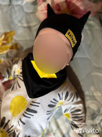 Шапочка и слюнявчик бетмен