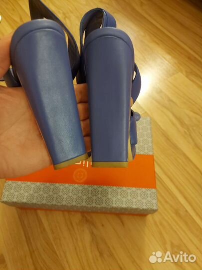 Босоножки 39