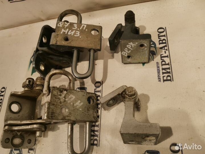 Петли двери задней правой Audi Q7 4L (2005—2009)