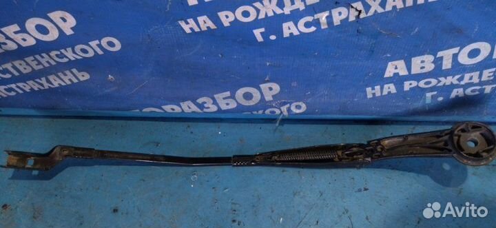 Правый поводок дворника Ford Focus 3 седан iqdb