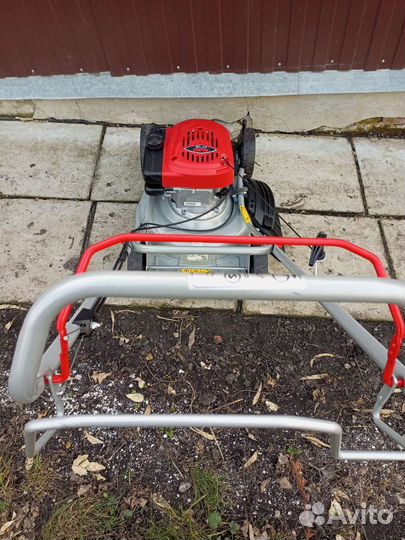 Газонокосилка бензиновая самоходная боковой выброс