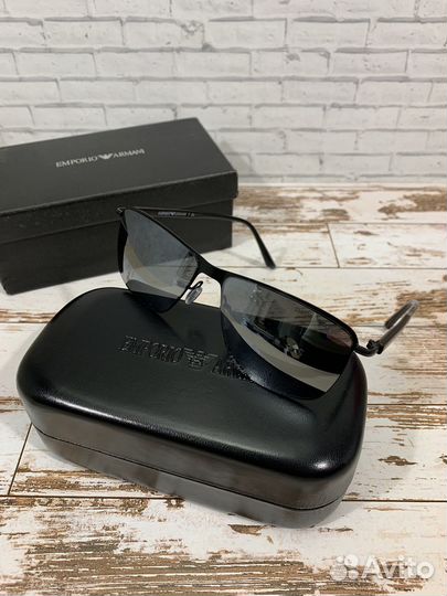 Солнцезащитные очки Armani