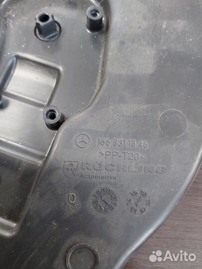 Воздуховод правый Mercedes Gl 400 166 276.821 2014