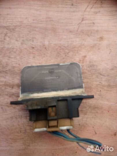 Резистор отопителя Nissan Sunny (B14) viii рестайл