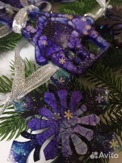 Набор елочных игрушек из эпоксидной смолы