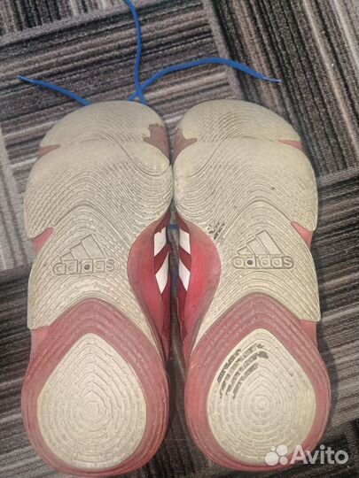 Баскетбольные кроссовки adidas