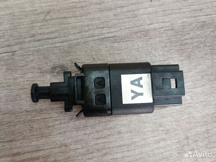 Датчик включения стоп сигнала Chevrolet lacetti