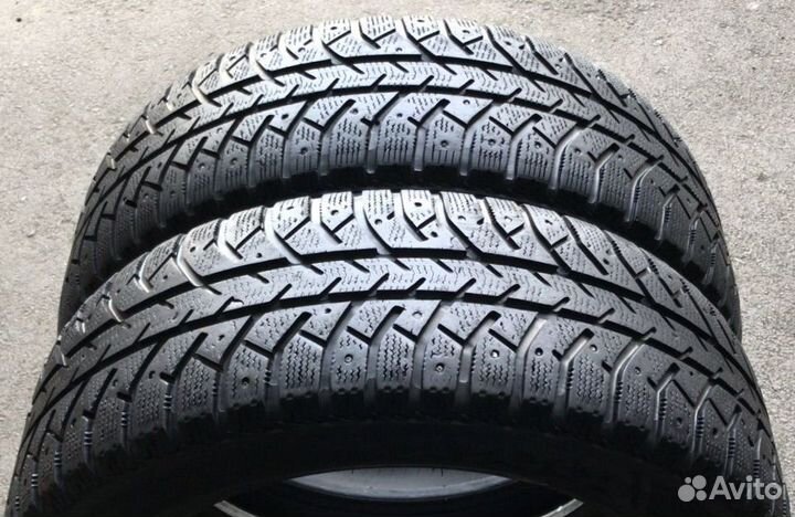 Bridgestone Ice Cruiser 7000 215/60 R17