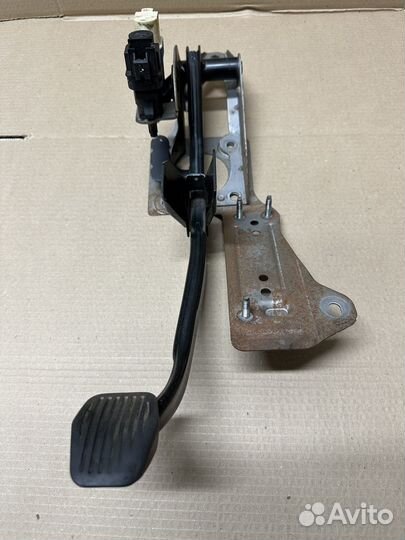 Педаль тормоза Ford Focus 2