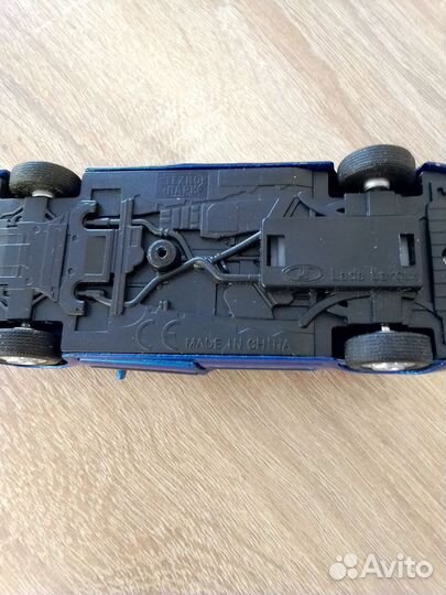 Моделька машины Лада Ларгус