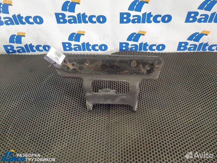 7421899322 Кронштейн крепления передней рессоры