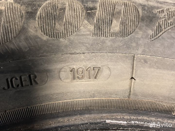 Goodyear Ultragrip Ice Arctic 215/60 R16 96T