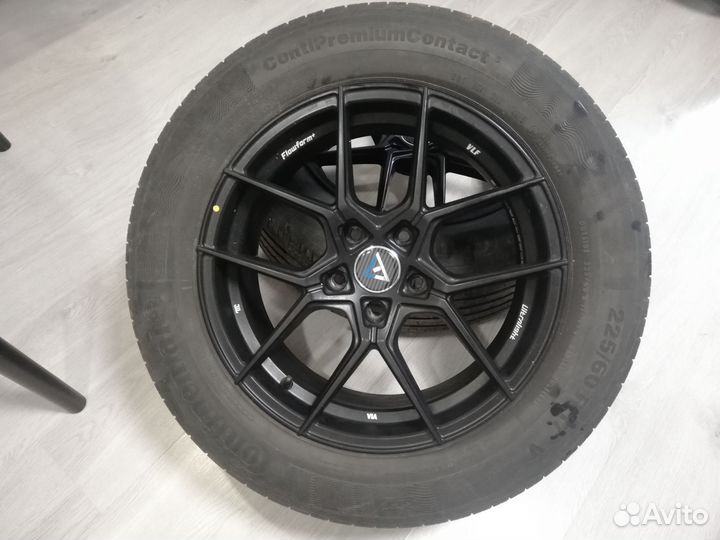 Continental ContiPremiumContact 5 225/60 R17 99V