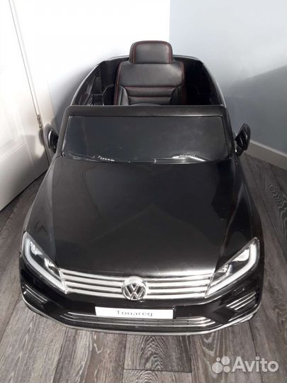 Машинка-беговел пластмассовая