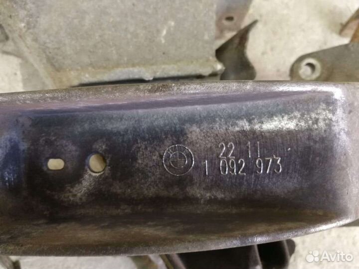 Кронштейн двигателя bmw е39