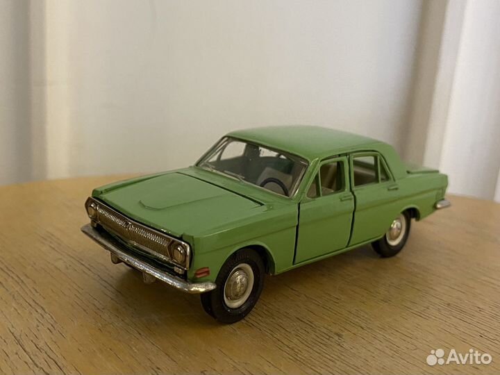 Модель 1:43 Волга газ 24 А14