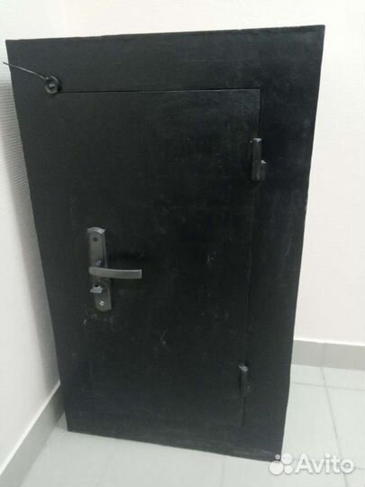 Сейф металлический