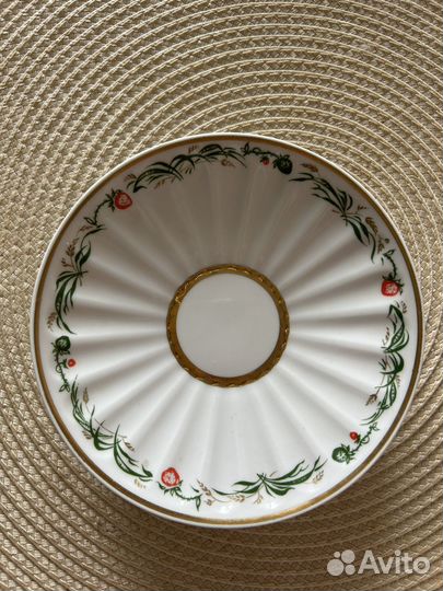 Блюдце лфз с клубничками