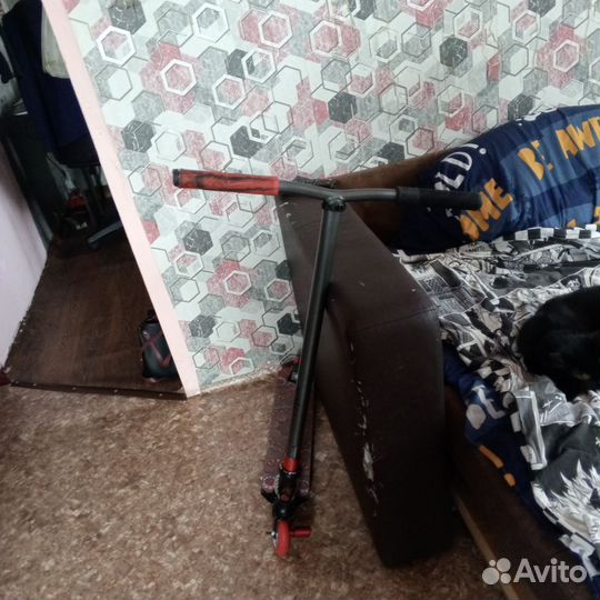 Трюковой самокат парковый