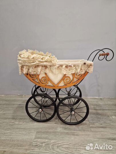 Детская коляска ретро