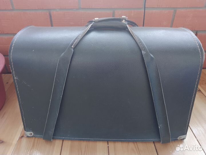 Бытовая швейная машинка Чайка 134 б/у