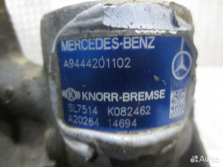 Суппорт задний правый Mercedes-Benz A9444201102