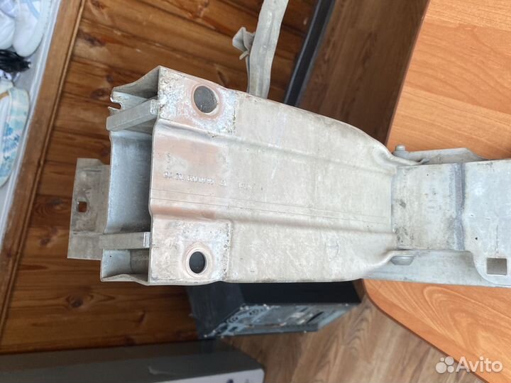 Усилитель бампера передний w204 рестайлинг