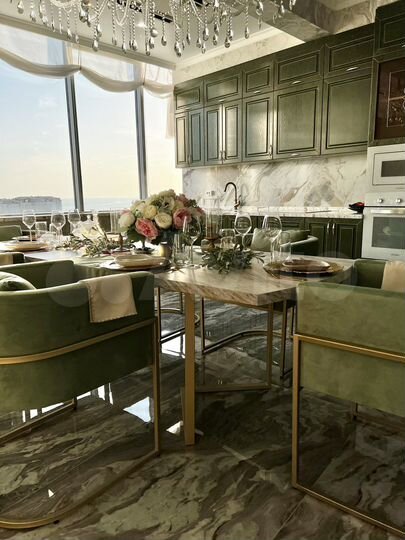 3-к. квартира, 121 м², 16/17 эт.