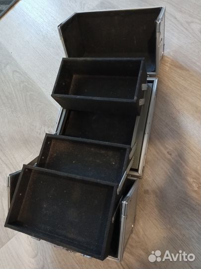 Чемодан визажиста