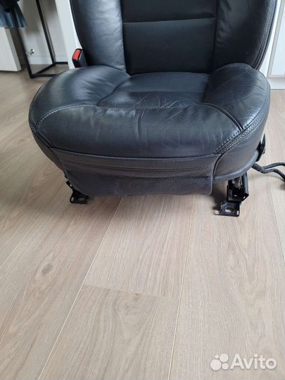 Сиденье водительское volvo xc70 вольво