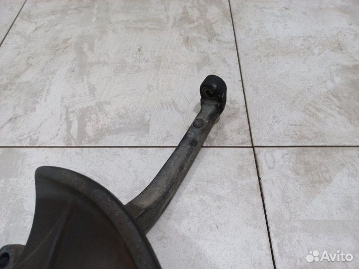 Кулак передний левый Mercedes E430 S210 113.940