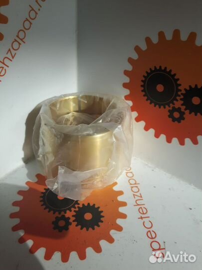 808/00309, Втулка гидроцилиндра передней стрелы JC