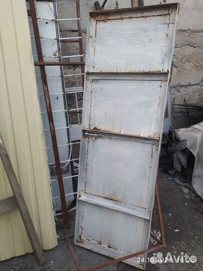 Металлическая дверь бу для дачи