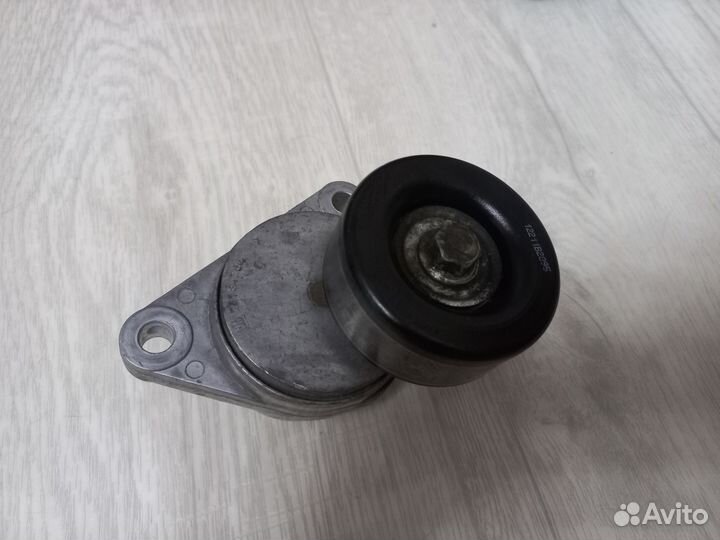 Ролик натяжной приводного ремня Chevrolet cruze